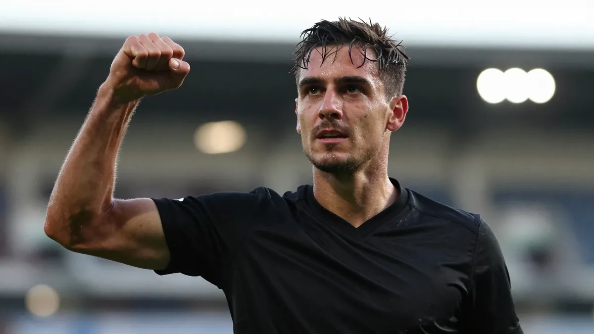 Erik Hovden Flataker secured a point for AIK with his equalizer against Häcken in the Allsvenskan, a match reported by...